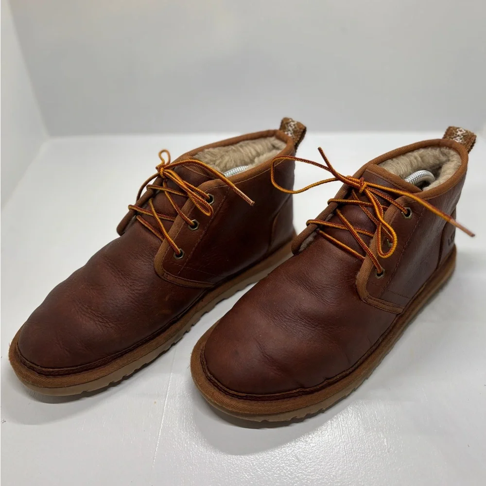 UGG Neumel Men’s 9 Brown Leather Wool Lined Chukka Boots - Picture 2 of 12